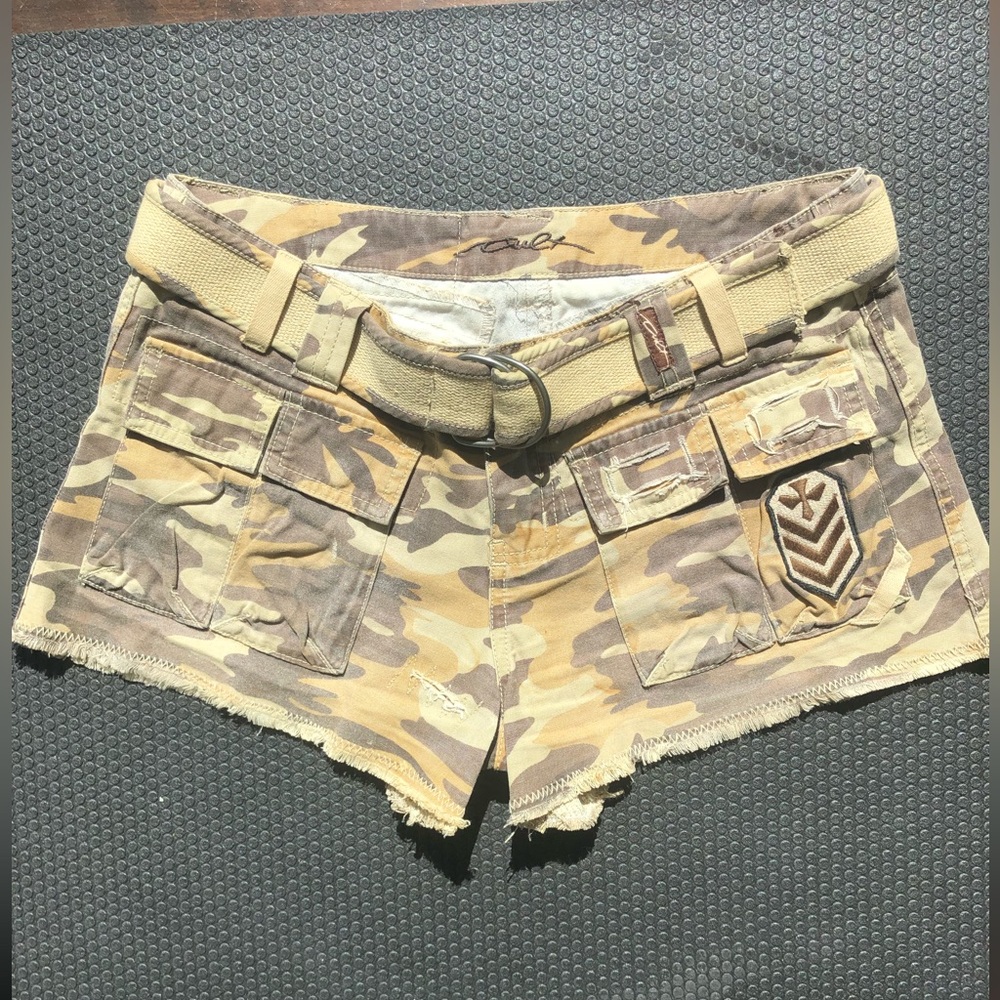 Australian camouflage low rise shorts w/ belt. Size S 100% cotton lightly worn